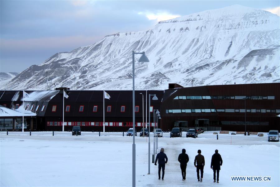 NORWAY-LONGYEARBYEN-SCENERY