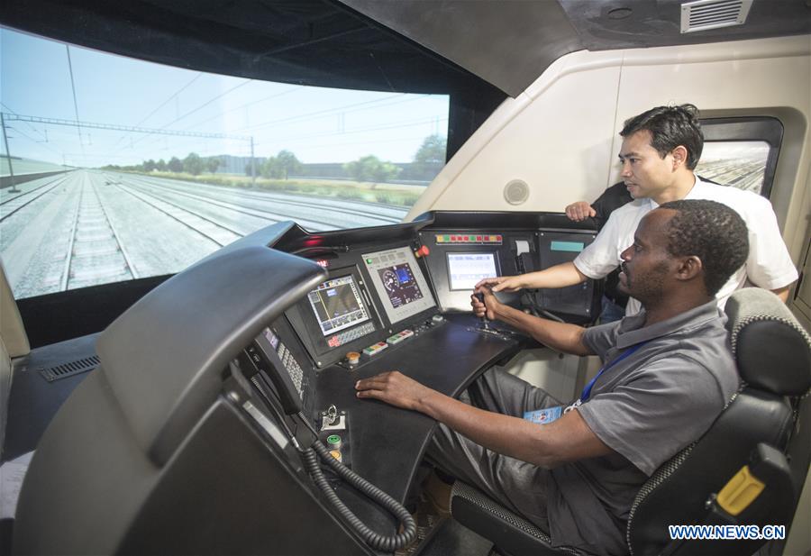 CHINA-WUHAN-HIGH-SPEED RAILWAY-TRAINING BASE-FOREIGNERS-VISIT(CN)