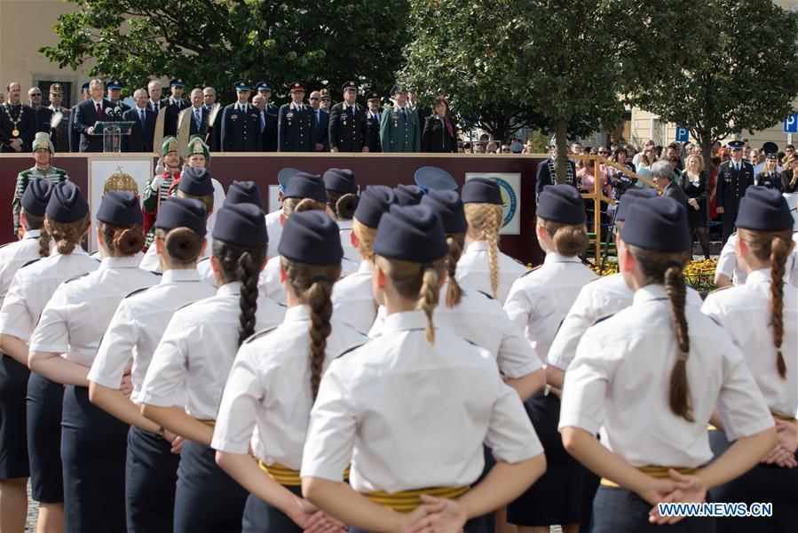 HUNGARY-BUDAPEST-PM-GRADUATION CEREMONY