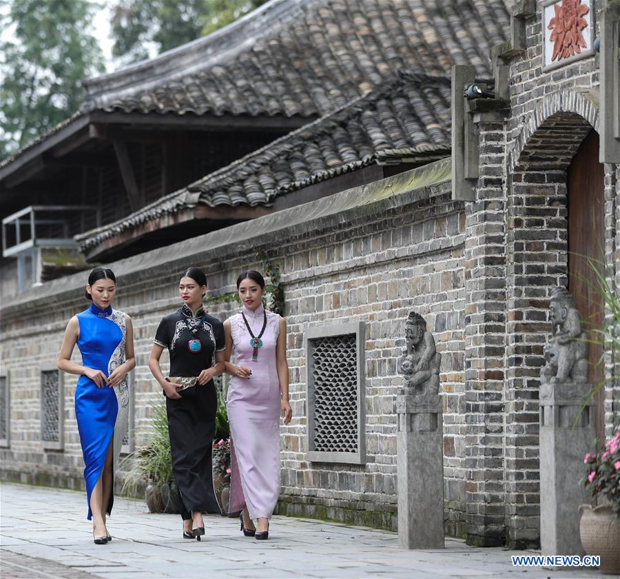 CHINA-SICHUAN-ANCIENT TOWN-CHEONGSAM SHOW (CN)