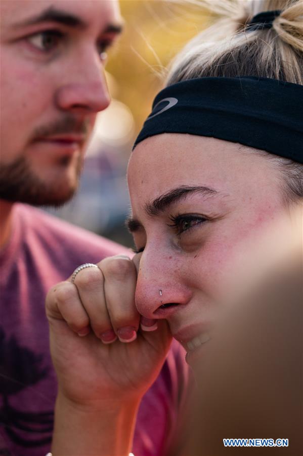 U.S.-CALIFORNIA-BAR-SHOOTING-MOURNING