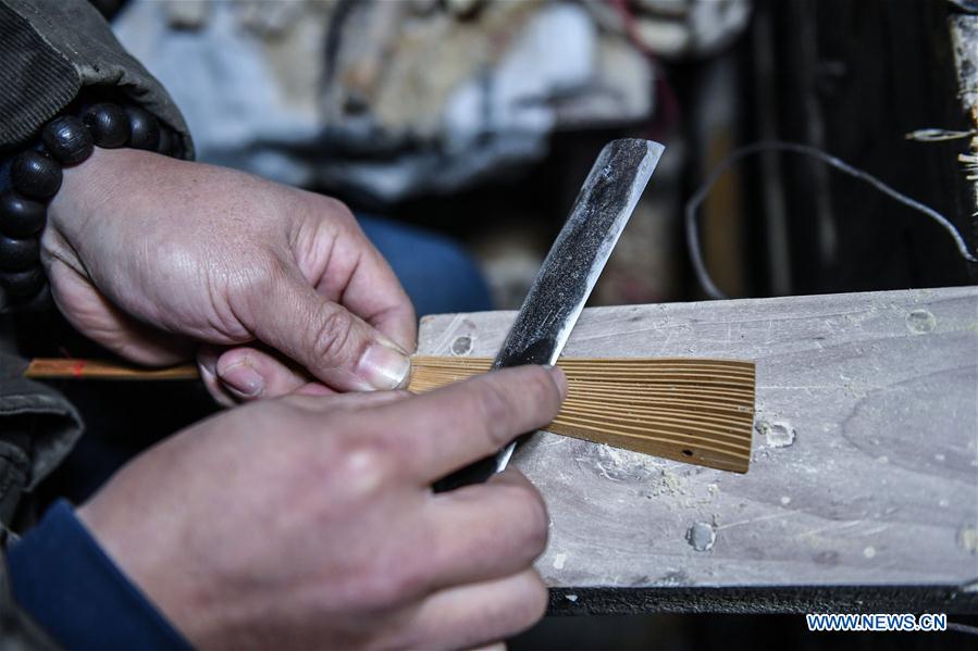 CHINA-ZHEJIANG-ANJI-FAN MAKING (CN)