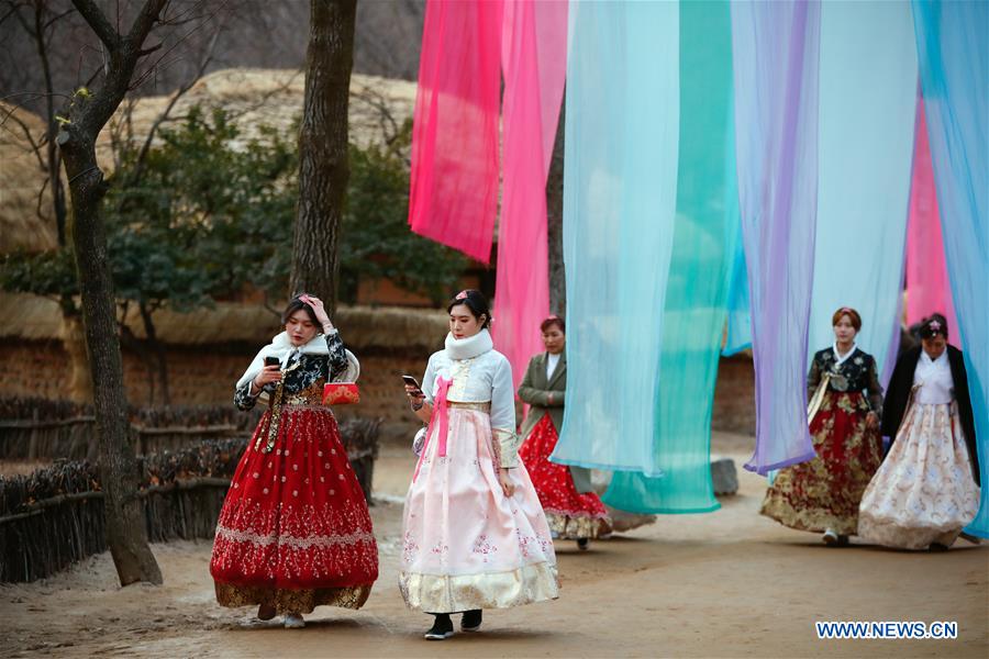 SOUTH KOREA-YONGIN-FOLKLORE VILLAGE