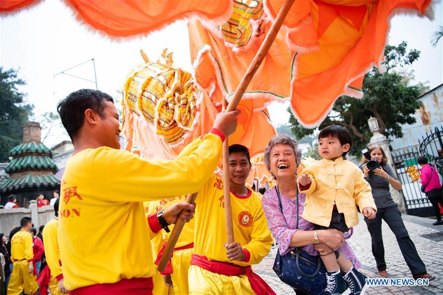 CHINA-MACAO-SPRING FESTIVAL-CELEBRATION-DRAGON DANCE (CN)