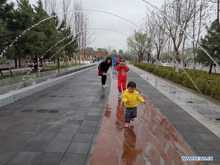 (BeijingCandid)CHINA-BEIJING-SPRING-PEOPLE (CN)