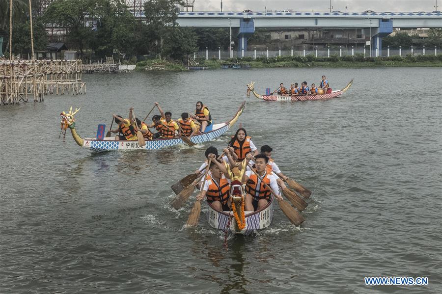 (SP)INDIA-KOLKATA-DRAGON BOAT FESTIVAL