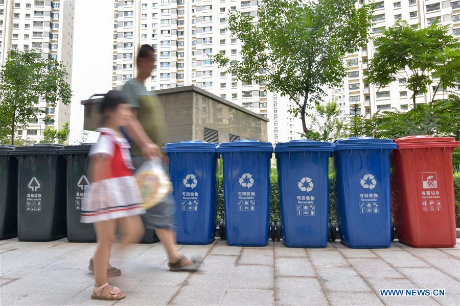 CHINA-XINJIANG-URUMQI-GARBAGE SORTING (CN)