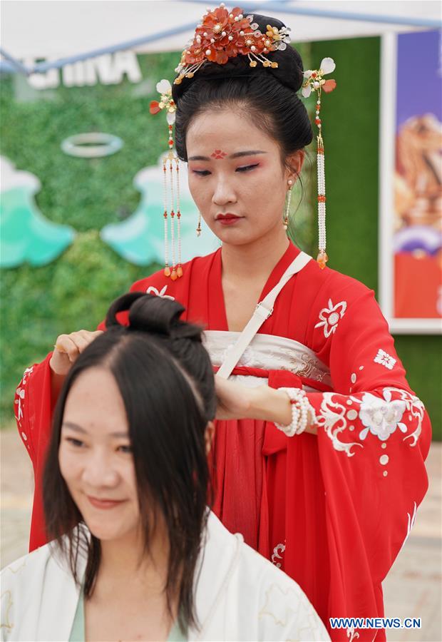 CHINA-YUNNAN-KUNMING-QIXI-TRADITIONAL CLOTHING (CN)