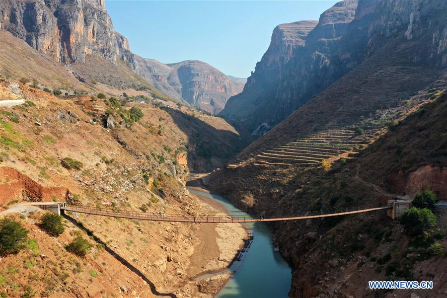 CHINA-GUIZHOU-CABLEWAY-BRIDGE (CN)