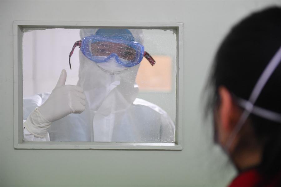 (FOCUS) CHINA-HUNAN-MALE NURSE-NOVEL CORONAVIRUS-EPIDEMIC (CN)