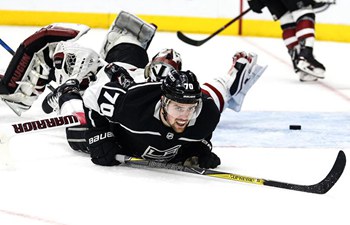 Los Angeles Kings thrash Arizona Coyotes 6-0 in NHL hockey game