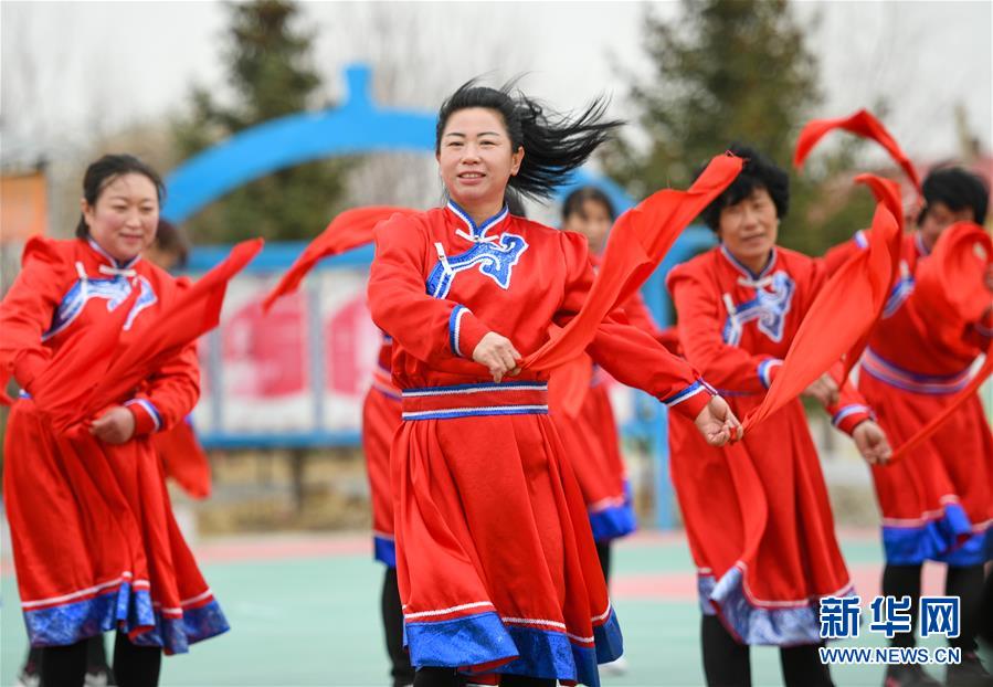 （壮丽70年·奋斗新时代·图文互动）（1）情同一家，守望相助，共奔小康——内蒙古兴安盟巴彦敖包嘎查民族团结见闻