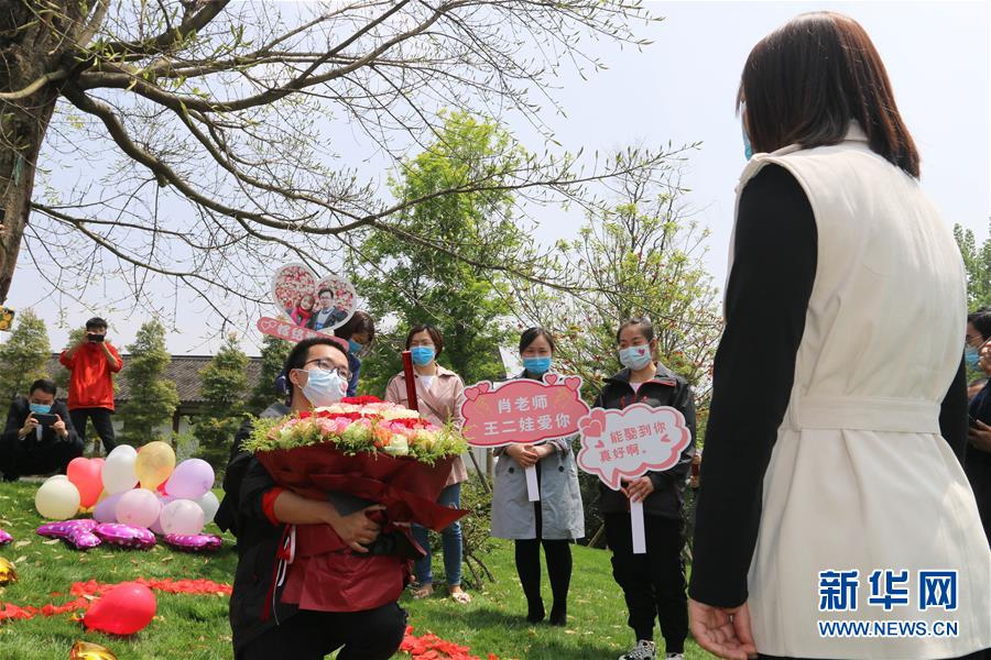 （新华全媒头条·图文互动）（13）“我看不见你的样子，但我知道你是谁”——写在国际护士节来临之际