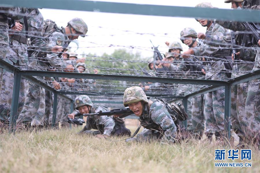 （在习近平强军思想指引下·我们在战位报告·图文互动）（3）千里移防，铁心跟党走——南部战区陆军第75集团军某红军旅政治建军、练兵备战记事