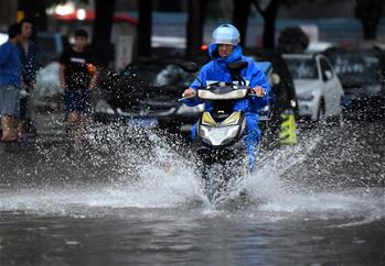 北京发布暴雨黄色预警信号